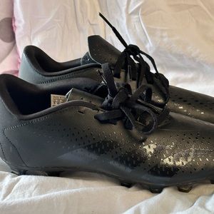 Youth size 5 gently used Adidas predator Soccer cleats